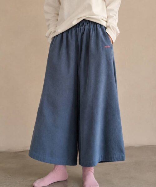 Alternative view of Molly in Slate