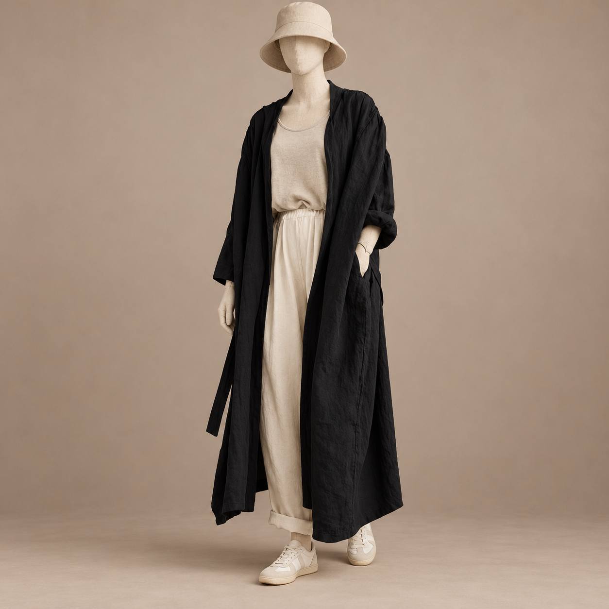 Milo Outer in Black